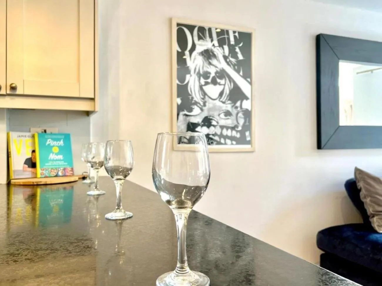 Beautiful 4-Br! Outdoor Seating! 2 Free Parking! Sleep 9 Villa Manchester 0*,  United Kingdom