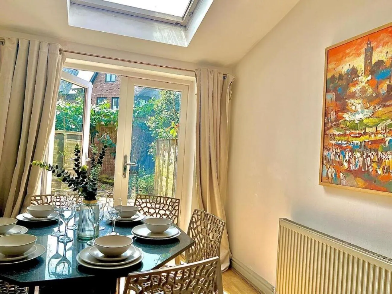 Beautiful 4-Br! Outdoor Seating! 2 Free Parking! Sleep 9 Villa Manchester Holiday home