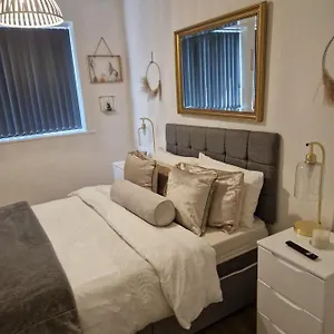 Paarswood Stopzzz Apartment